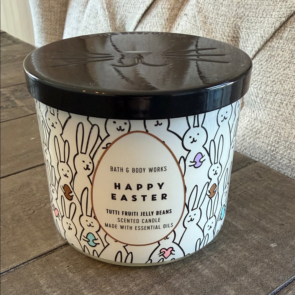 Bath & Body Works Happy Easter Candle - Black and White with Colorful Bunnies